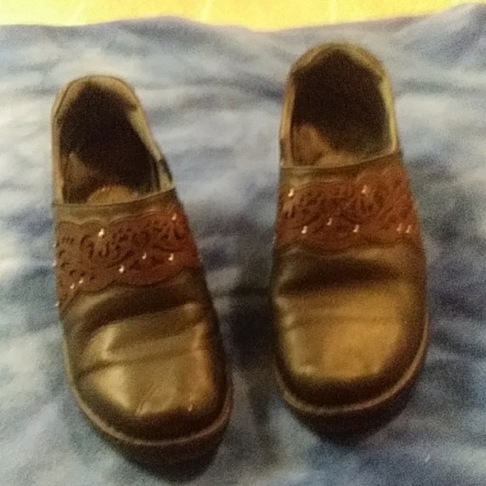 Ariat leather shoes